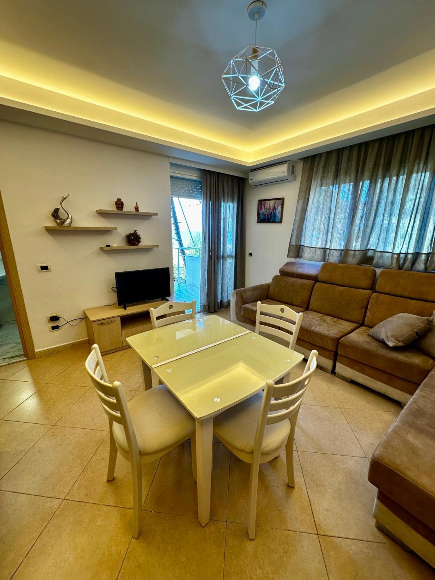 Villa Arberia Kryemëdhej Bagian luar foto